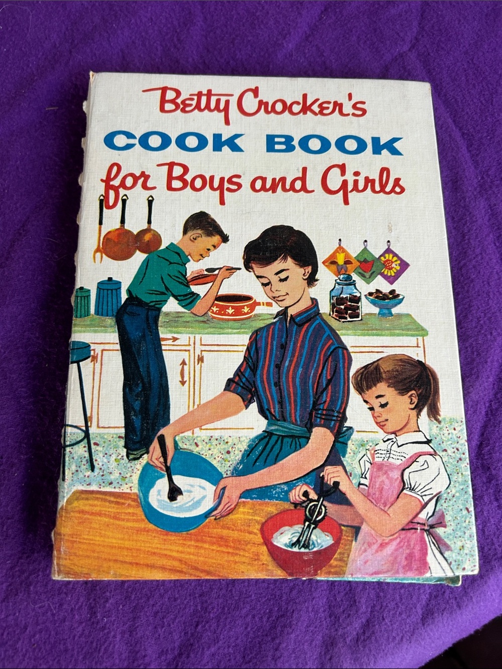 Betty Crocker Illustrated Cookbook Cover    For kids